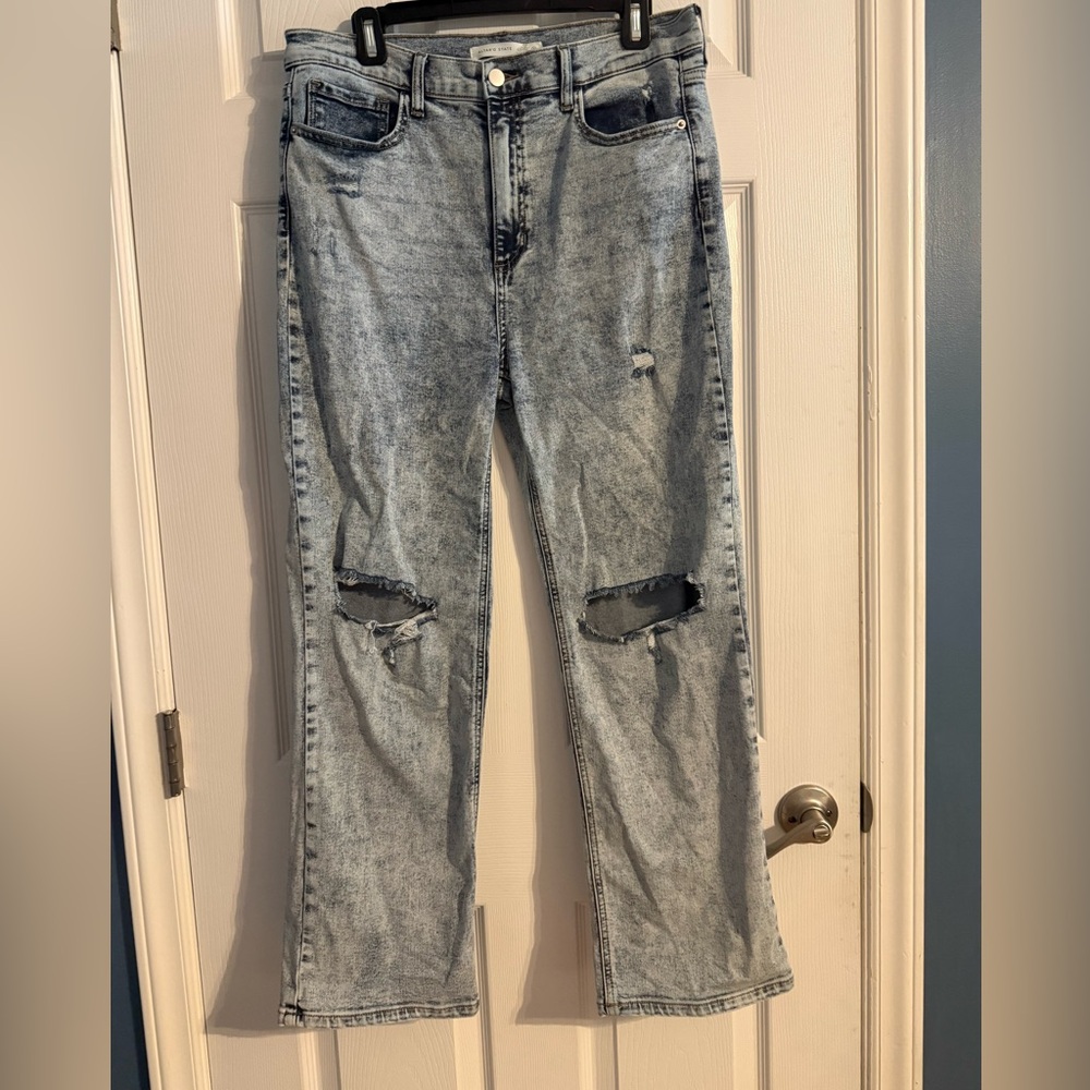 Altar’d State Distressed Light Wash Straight Leg Jeans Size 31